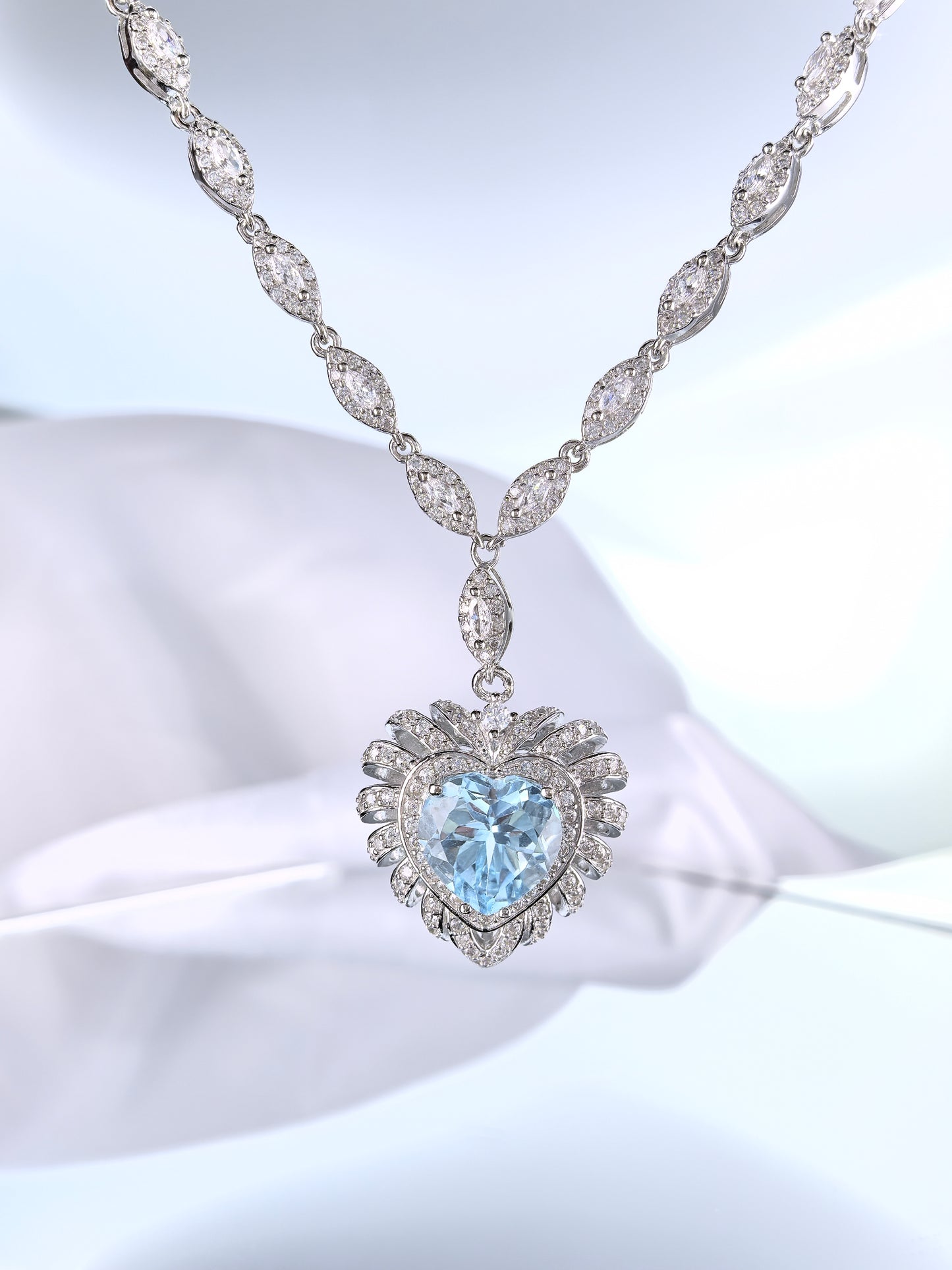 Wholesale Rhodium Plated 925 Sterling Silver Natural Sky Blue Topaz Blue Gemstone Heart Necklace