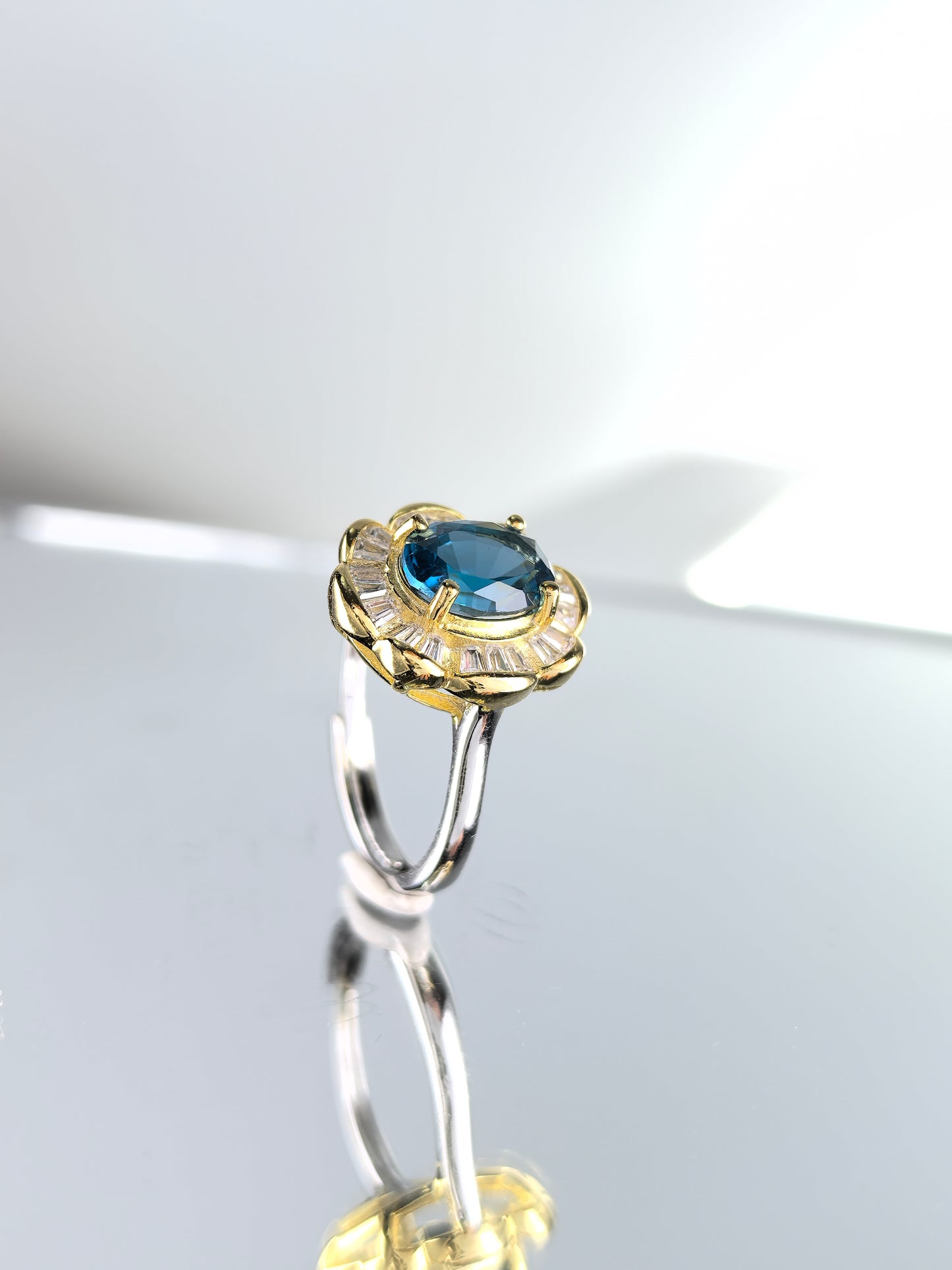 Wholesale Rhodium Plated 925 Sterling Silver Natural Swiss Blue Topaz Blue Gemstone Oval Cut Ring